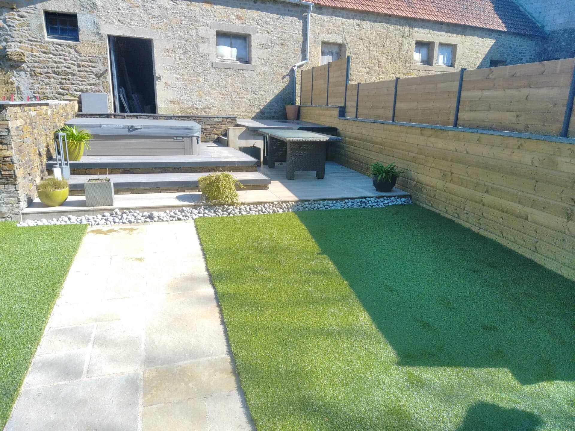 transformation d'une allée bitumée en terrasse (après transfo)